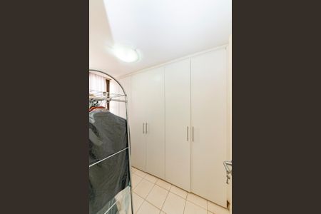 Apartamento à venda com 486m², 4 quartos e 5 vagas Apartamento à venda com 486m², 4 quartos e 5 vagasQuarto de Serviço