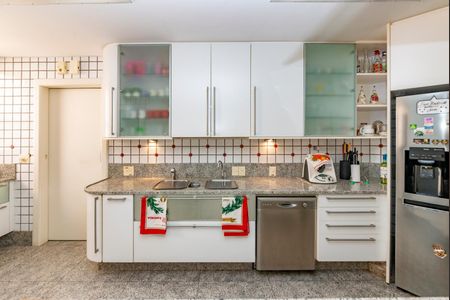 Apartamento à venda com 486m², 4 quartos e 5 vagas Apartamento à venda com 486m², 4 quartos e 5 vagasCozinha