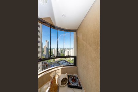 Apartamento à venda com 486m², 4 quartos e 5 vagas Apartamento à venda com 486m², 4 quartos e 5 vagasVaranda da Suíte 4