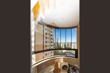 Apartamento à venda com 486m², 4 quartos e 5 vagas Apartamento à venda com 486m², 4 quartos e 5 vagasVaranda da Suíte 4