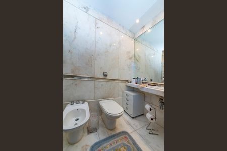 Apartamento à venda com 486m², 4 quartos e 5 vagas Apartamento à venda com 486m², 4 quartos e 5 vagasBanheiro da Suíte 3