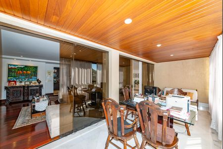 Apartamento à venda com 486m², 4 quartos e 5 vagas Apartamento à venda com 486m², 4 quartos e 5 vagasVaranda da Sala 2