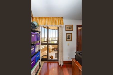 Apartamento à venda com 486m², 4 quartos e 5 vagas Apartamento à venda com 486m², 4 quartos e 5 vagasVaranda da Suíte 4