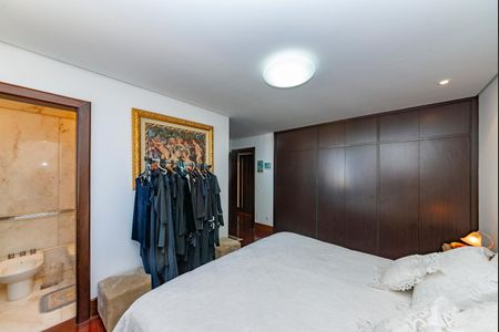Apartamento à venda com 486m², 4 quartos e 5 vagas Apartamento à venda com 486m², 4 quartos e 5 vagasSuíte 3
