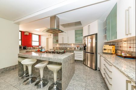 Apartamento à venda com 486m², 4 quartos e 5 vagas Apartamento à venda com 486m², 4 quartos e 5 vagasCozinha