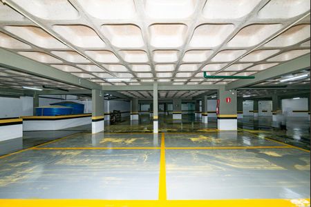 Apartamento à venda com 486m², 4 quartos e 5 vagas Apartamento à venda com 486m², 4 quartos e 5 vagasGaragem