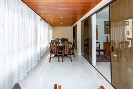 Apartamento à venda com 486m², 4 quartos e 5 vagas Apartamento à venda com 486m², 4 quartos e 5 vagasVaranda da Sala 2
