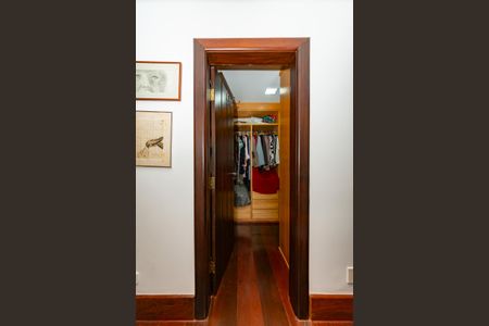 Apartamento à venda com 486m², 4 quartos e 5 vagas Apartamento à venda com 486m², 4 quartos e 5 vagasCloset da suíte 1