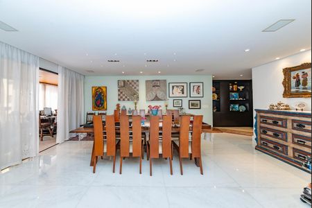 Apartamento à venda com 486m², 4 quartos e 5 vagas Apartamento à venda com 486m², 4 quartos e 5 vagasSala 1