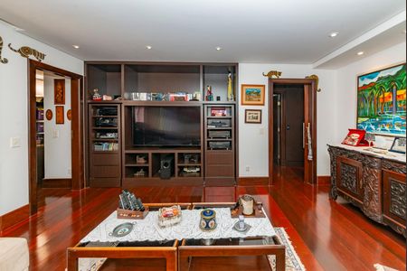 Apartamento à venda com 486m², 4 quartos e 5 vagas Apartamento à venda com 486m², 4 quartos e 5 vagasSala 2