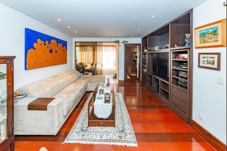 Apartamento à venda com 486m², 4 quartos e 5 vagas Apartamento à venda com 486m², 4 quartos e 5 vagasSala 2