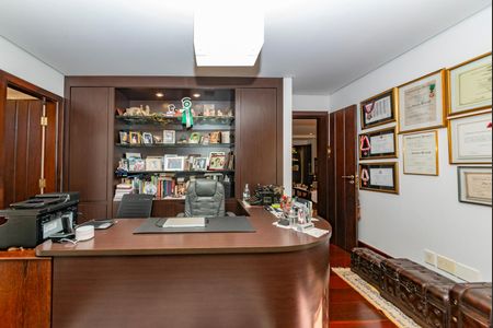 Apartamento à venda com 486m², 4 quartos e 5 vagas Apartamento à venda com 486m², 4 quartos e 5 vagasSuíte 4