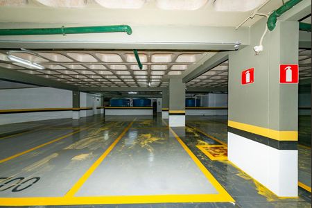 Apartamento à venda com 486m², 4 quartos e 5 vagas Apartamento à venda com 486m², 4 quartos e 5 vagasGaragem