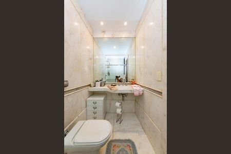 Apartamento à venda com 486m², 4 quartos e 5 vagas Apartamento à venda com 486m², 4 quartos e 5 vagasBanheiro da Suíte 3