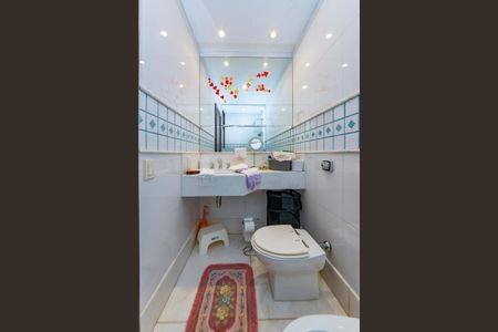 Apartamento à venda com 486m², 4 quartos e 5 vagas Apartamento à venda com 486m², 4 quartos e 5 vagasBanheiro da Suíte 2