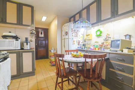 Apartamento à venda com 138m², 3 quartos e 3 vagas