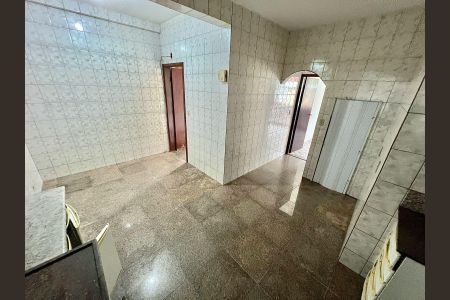 Casa à venda com 161m², 5 quartos e 6 vagas Casa à venda com 161m², 5 quartos e 6 vagasCozinha