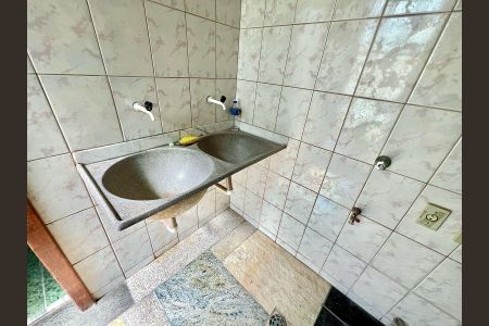 Casa à venda com 161m², 5 quartos e 6 vagas Casa à venda com 161m², 5 quartos e 6 vagasÁrea de Serviço