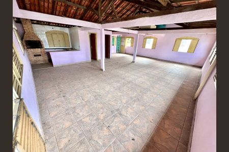 Casa à venda com 161m², 5 quartos e 6 vagas Casa à venda com 161m², 5 quartos e 6 vagasCobertura