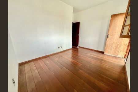 Casa à venda com 161m², 5 quartos e 6 vagas Casa à venda com 161m², 5 quartos e 6 vagasQuarto 3