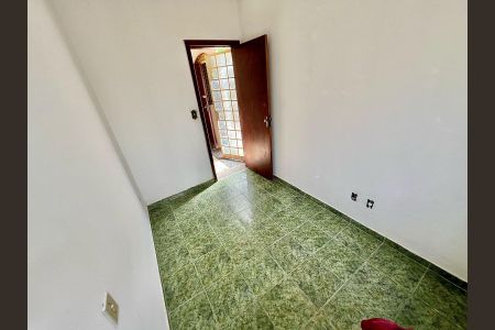 Casa à venda com 161m², 5 quartos e 6 vagas Casa à venda com 161m², 5 quartos e 6 vagasQuarto 4