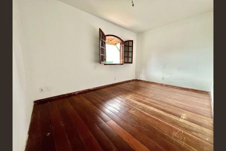 Casa à venda com 161m², 5 quartos e 6 vagas Casa à venda com 161m², 5 quartos e 6 vagasQuarto 1