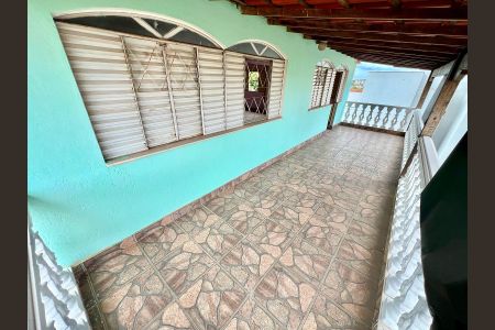 Casa à venda com 161m², 5 quartos e 6 vagas Casa à venda com 161m², 5 quartos e 6 vagasVaranda da Cobertura