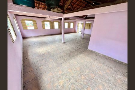 Casa à venda com 161m², 5 quartos e 6 vagas Casa à venda com 161m², 5 quartos e 6 vagasCobertura