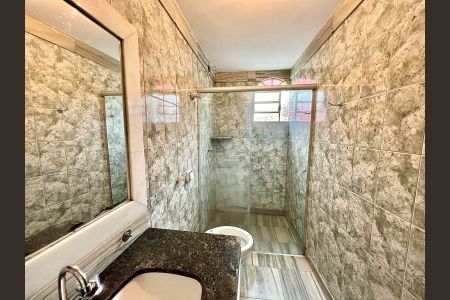 Casa à venda com 161m², 5 quartos e 6 vagas Casa à venda com 161m², 5 quartos e 6 vagasBanheiro social 2