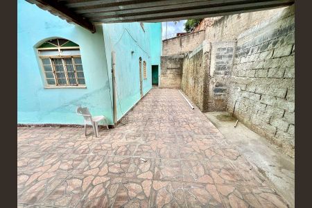 Casa à venda com 161m², 5 quartos e 6 vagas Casa à venda com 161m², 5 quartos e 6 vagasÁrea Externa Fundos