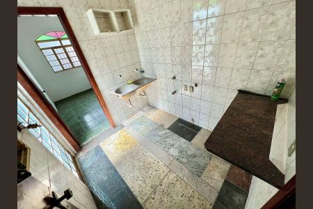 Casa à venda com 161m², 5 quartos e 6 vagas Casa à venda com 161m², 5 quartos e 6 vagasÁrea de Serviço