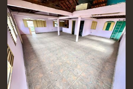 Casa à venda com 161m², 5 quartos e 6 vagas Casa à venda com 161m², 5 quartos e 6 vagasCobertura