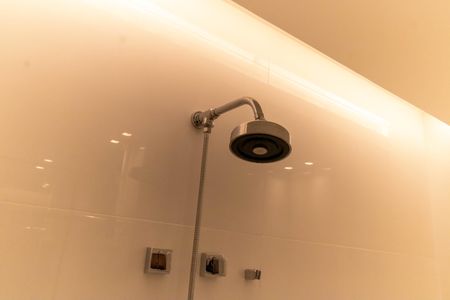 Apartamento à venda com 220m², 3 quartos e 2 vagas Apartamento à venda com 220m², 3 quartos e 2 vagasBanheiro da Suíte 2