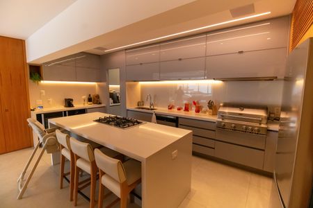 Apartamento à venda com 220m², 3 quartos e 2 vagas Apartamento à venda com 220m², 3 quartos e 2 vagasCozinha