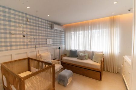 Apartamento à venda com 220m², 3 quartos e 2 vagas Apartamento à venda com 220m², 3 quartos e 2 vagasSuíte 2