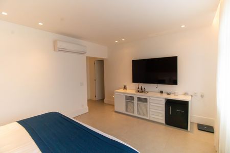 Apartamento à venda com 220m², 3 quartos e 2 vagas Apartamento à venda com 220m², 3 quartos e 2 vagasSuíte 1