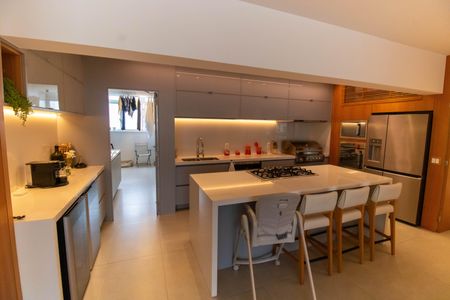 Apartamento à venda com 220m², 3 quartos e 2 vagas Apartamento à venda com 220m², 3 quartos e 2 vagasCozinha