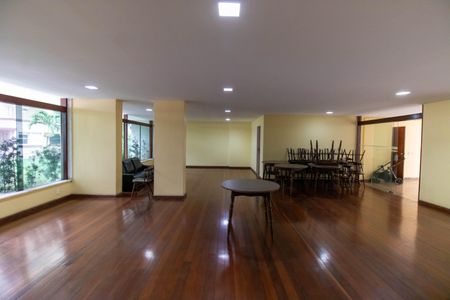 Apartamento à venda com 220m², 3 quartos e 2 vagas Apartamento à venda com 220m², 3 quartos e 2 vagasÁrea comum