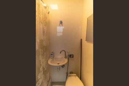 Apartamento à venda com 220m², 3 quartos e 2 vagas Apartamento à venda com 220m², 3 quartos e 2 vagasBanheiro de serviço