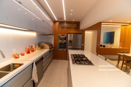 Apartamento à venda com 220m², 3 quartos e 2 vagas Apartamento à venda com 220m², 3 quartos e 2 vagasCozinha