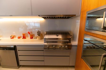 Apartamento à venda com 220m², 3 quartos e 2 vagas Apartamento à venda com 220m², 3 quartos e 2 vagasCozinha