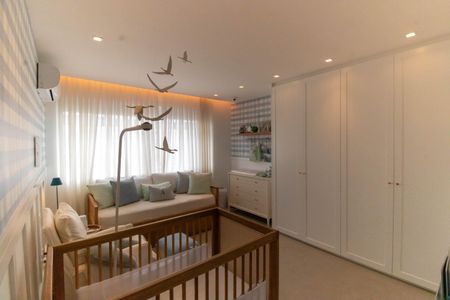 Apartamento à venda com 220m², 3 quartos e 2 vagas Apartamento à venda com 220m², 3 quartos e 2 vagasSuíte 2