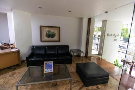 Apartamento à venda com 220m², 3 quartos e 2 vagas Apartamento à venda com 220m², 3 quartos e 2 vagasPortaria