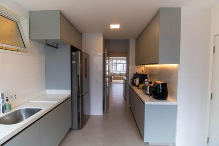 Apartamento à venda com 220m², 3 quartos e 2 vagas Apartamento à venda com 220m², 3 quartos e 2 vagasÁrea de Serviço