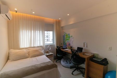 Apartamento à venda com 220m², 3 quartos e 2 vagas Apartamento à venda com 220m², 3 quartos e 2 vagasSuíte 3