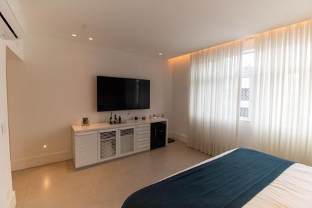 Apartamento à venda com 220m², 3 quartos e 2 vagas Apartamento à venda com 220m², 3 quartos e 2 vagasSuíte 1