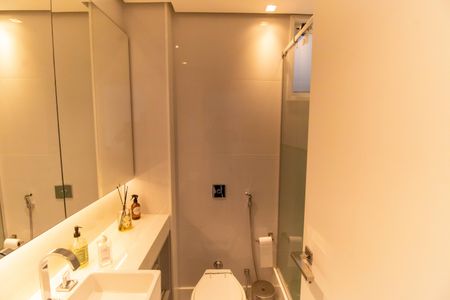 Apartamento à venda com 220m², 3 quartos e 2 vagas Apartamento à venda com 220m², 3 quartos e 2 vagasBanheiro da Suíte 3