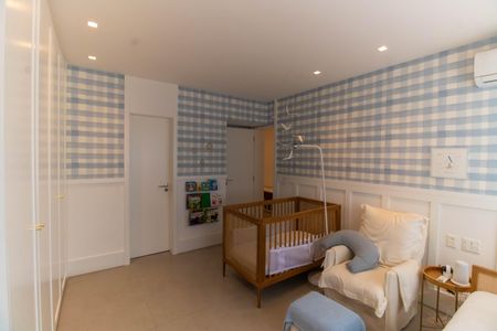 Apartamento à venda com 220m², 3 quartos e 2 vagas Apartamento à venda com 220m², 3 quartos e 2 vagasSuíte 2