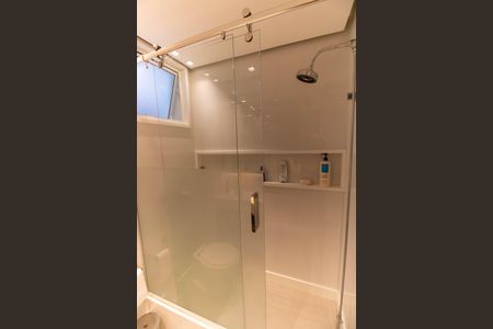 Apartamento à venda com 220m², 3 quartos e 2 vagas Apartamento à venda com 220m², 3 quartos e 2 vagasBanheiro da Suíte 3