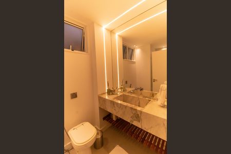 Apartamento à venda com 220m², 3 quartos e 2 vagas Apartamento à venda com 220m², 3 quartos e 2 vagasBanheiro Social